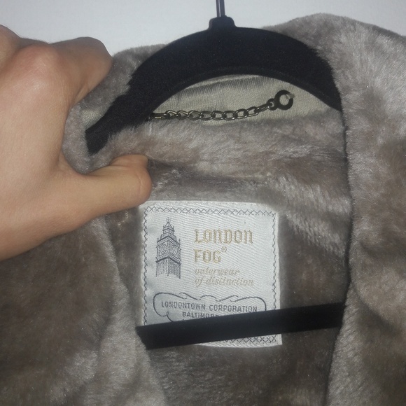 ❌SOLD❌London Fog Fur Trench Coat - Picture 2 of 5
